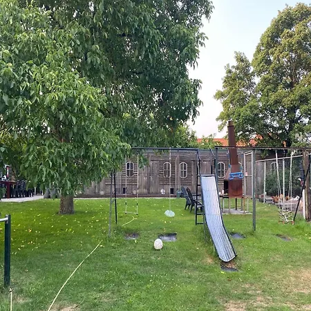 Cosy With A Garden, Cleaning Included Bergen op Zoom
